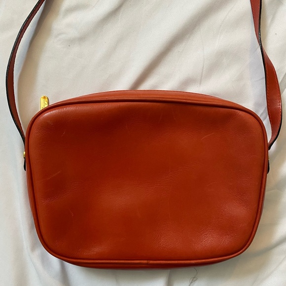 Vintage Authentic Salvatore Ferragamo Orange Leather Crossbody Shoulder Bag - Picture 2 of 8